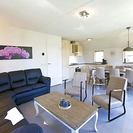 Luxury In With Parking *