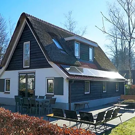 Villa Luxury In With Parking